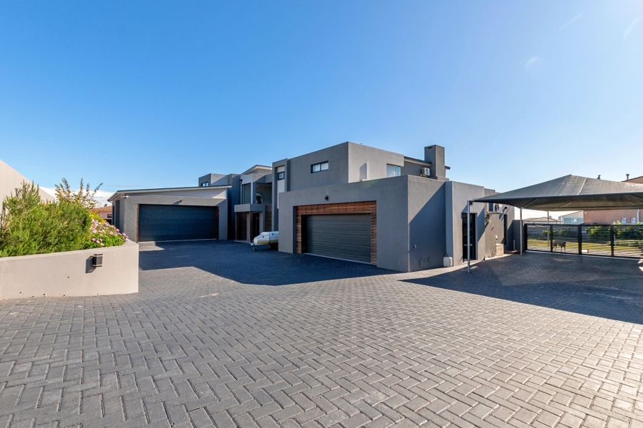 4 Bedroom Property for Sale in Myburgh Park Western Cape